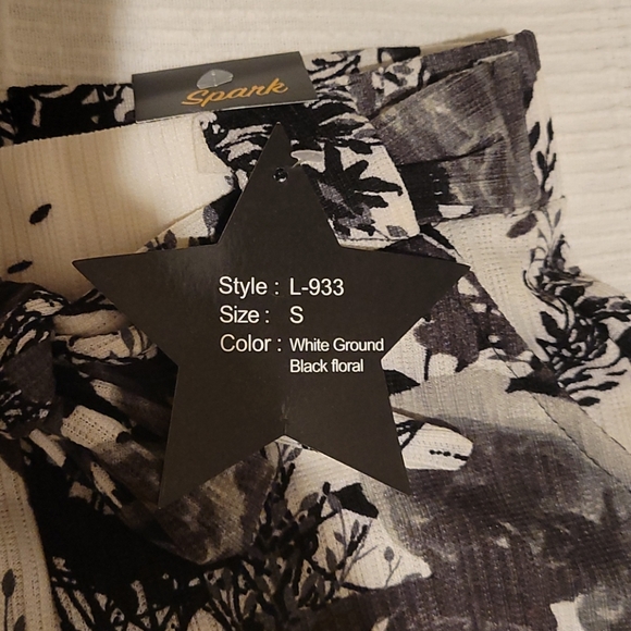 🎉HOST PICK🎉NWT SHORTS - Picture 7 of 7